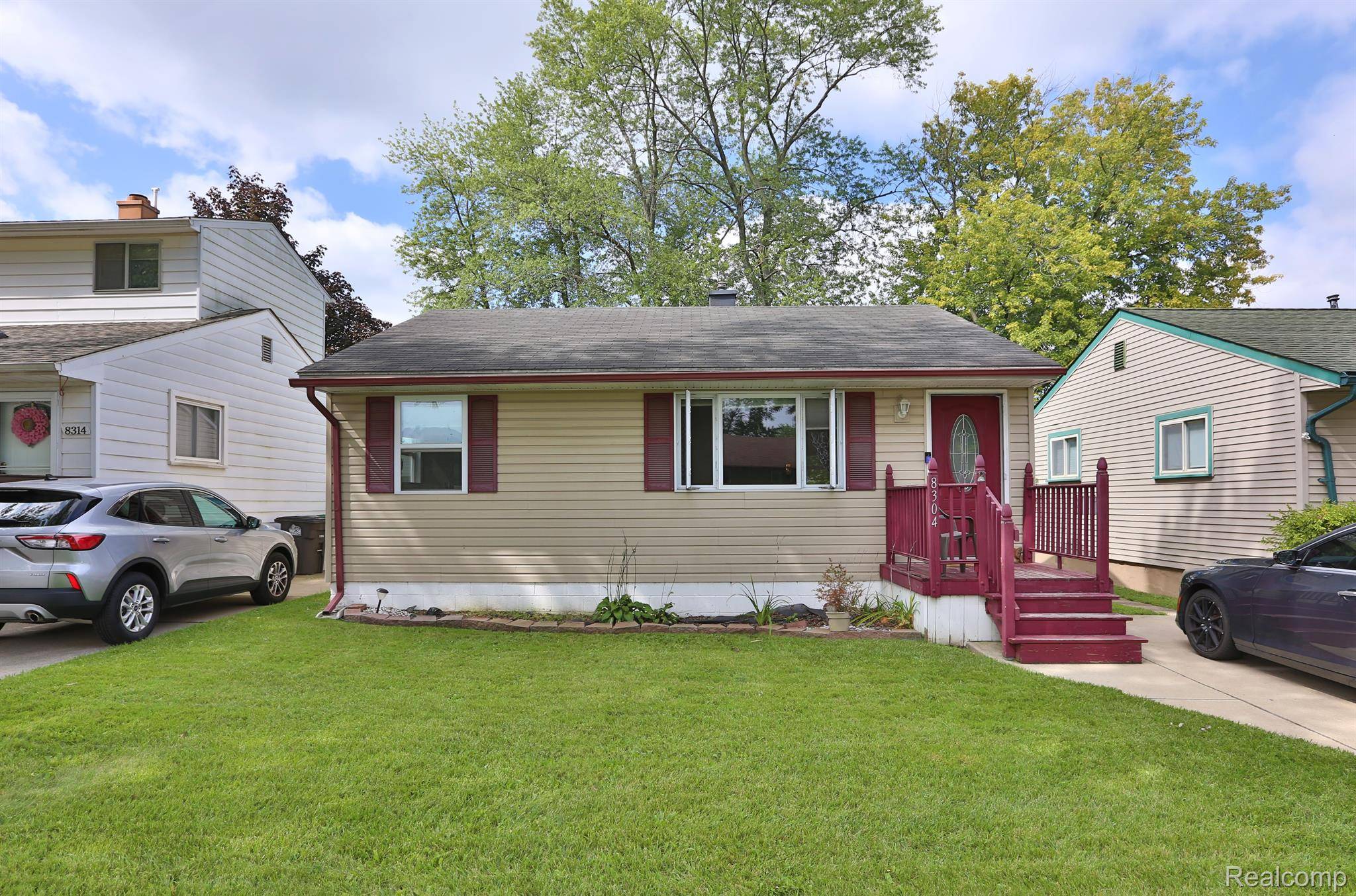 Taylor, MI 48180,8304 OAK ST