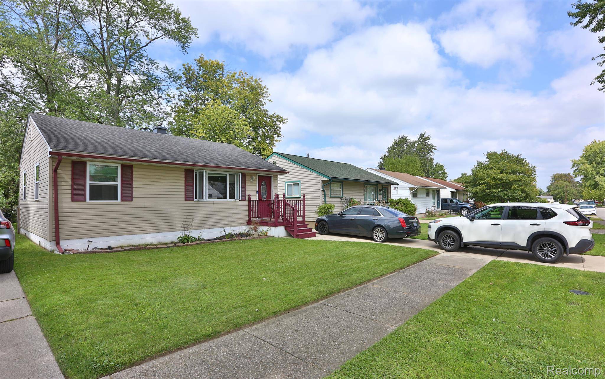 Taylor, MI 48180,8304 OAK ST