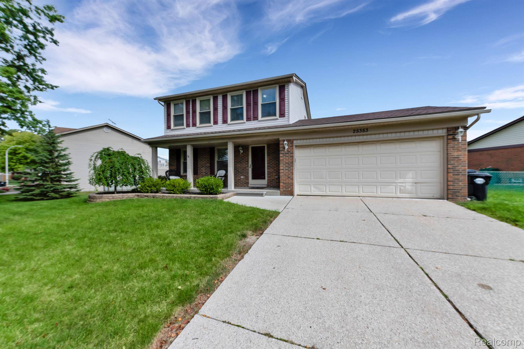 Woodhaven, MI 48183,25353 CASTLEWOOD DR