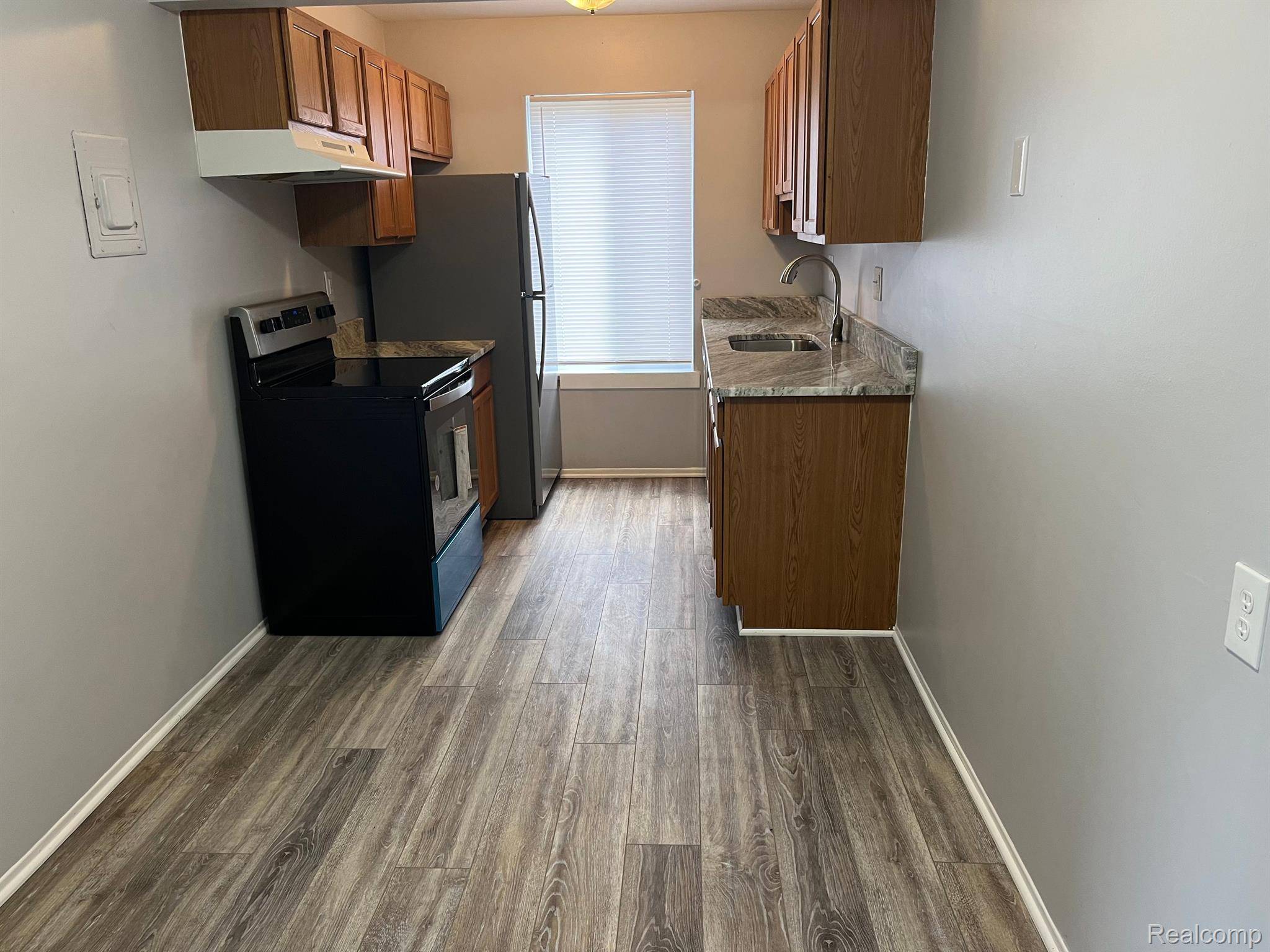 Allen Park, MI 48101,9926 ALLEN POINTE DR