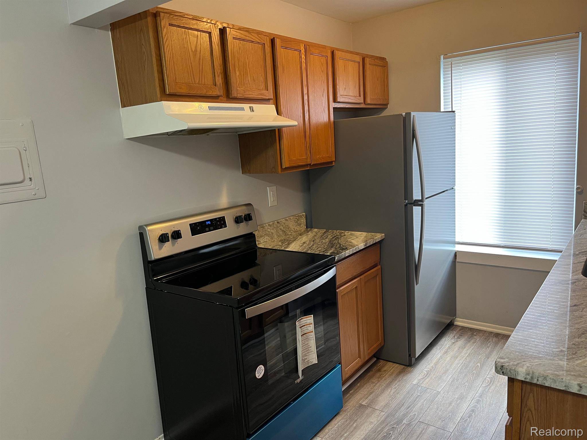 Allen Park, MI 48101,9926 ALLEN POINTE DR