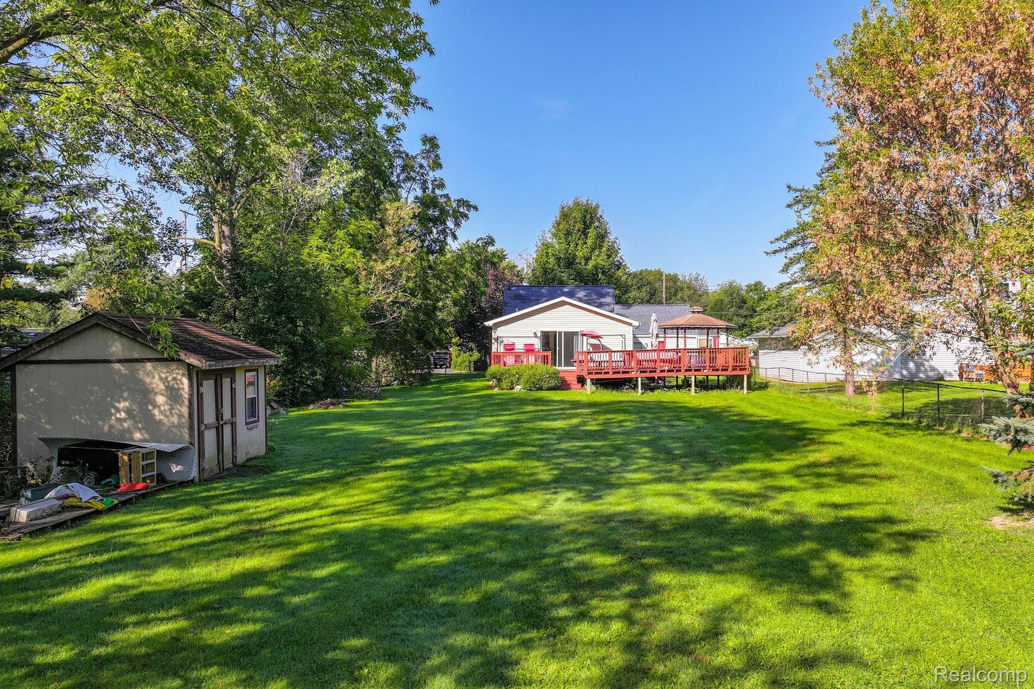 Burton, MI 48509,2488 STOCKBRIDGE ST