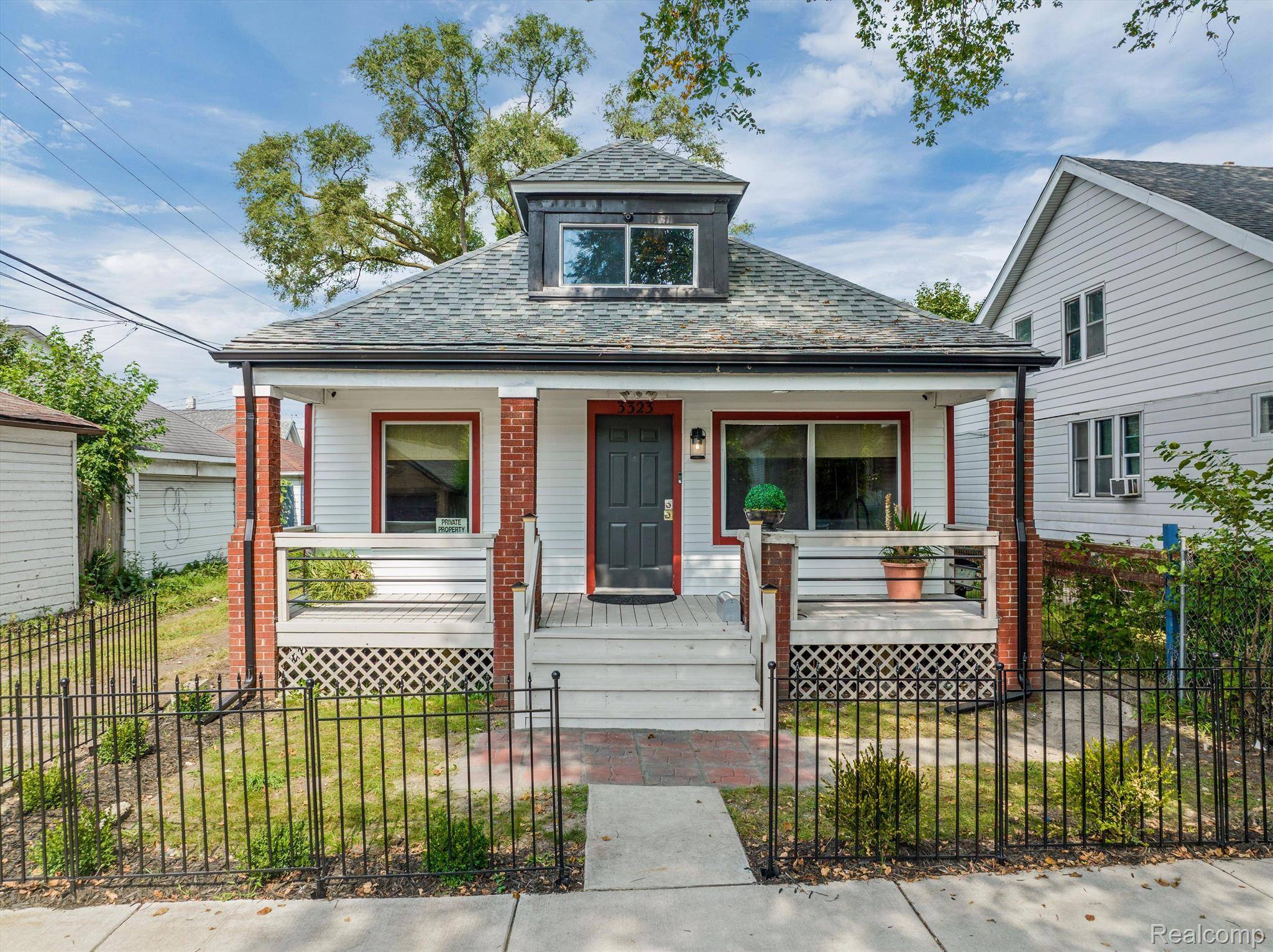 Hamtramck, MI 48212,3323 LAWLEY ST