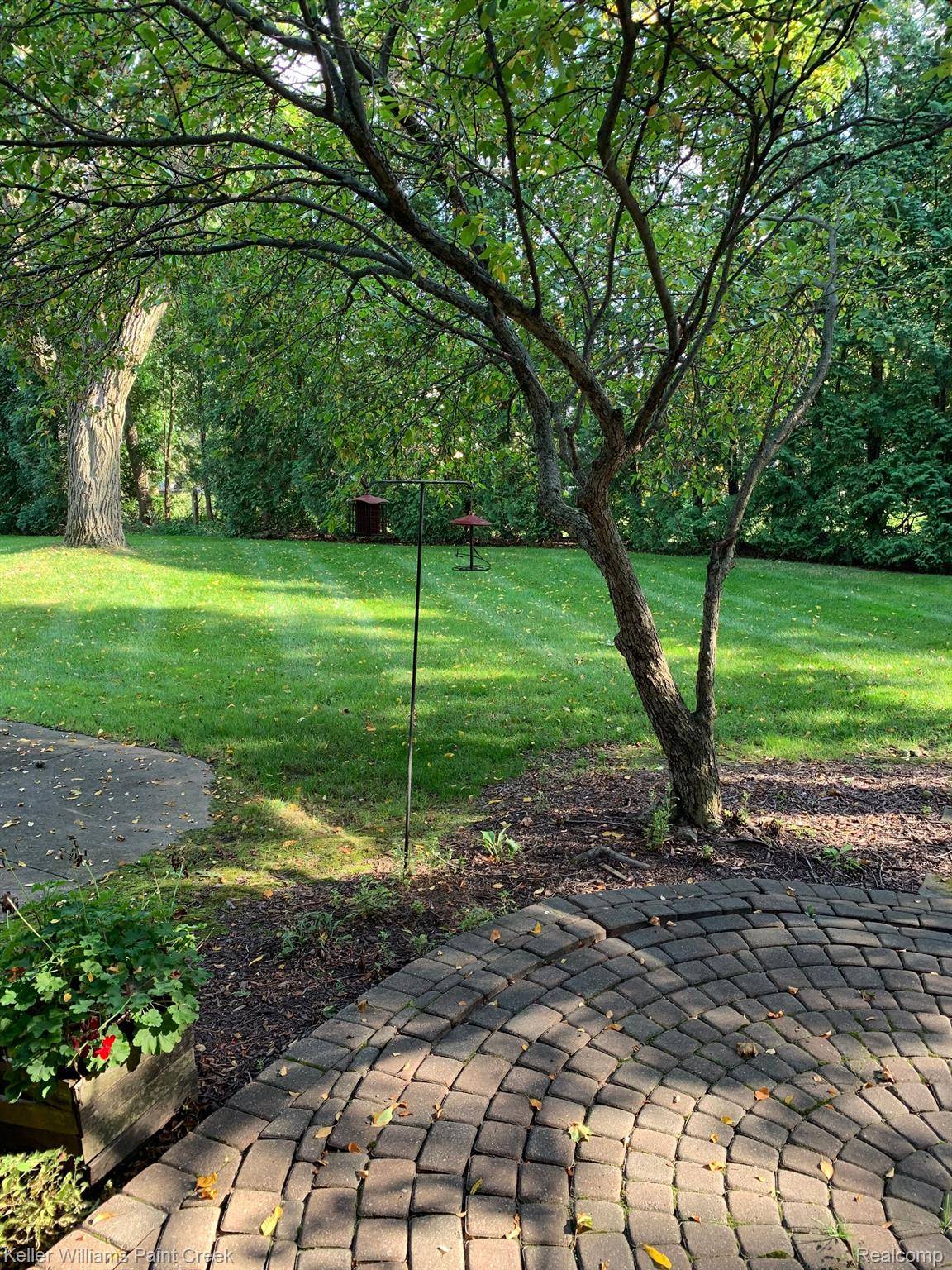 Rochester Hills, MI 48309,1645 HUNTINGTON PARK #B