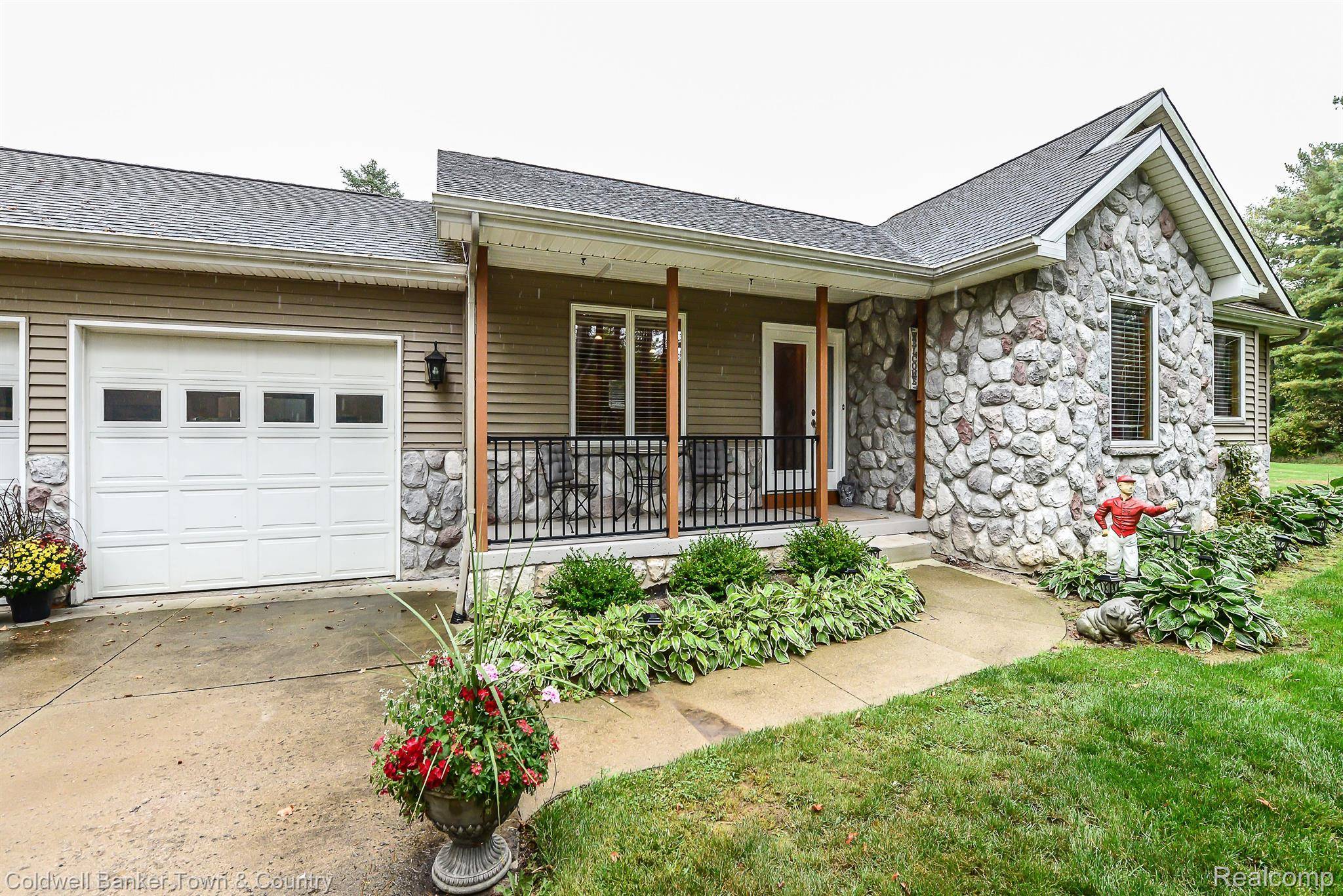 Linden, MI 48451,9519 SILVER LAKE RD