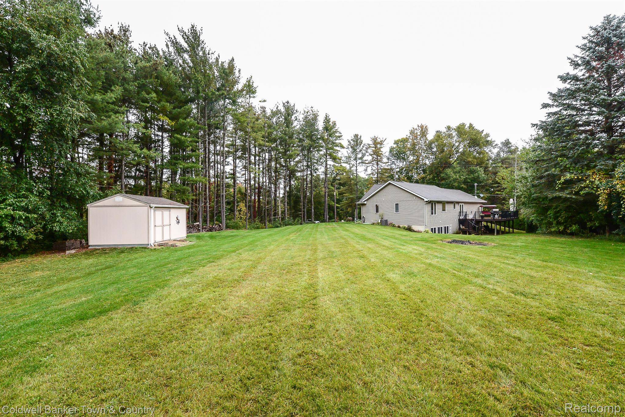 Linden, MI 48451,9519 SILVER LAKE RD