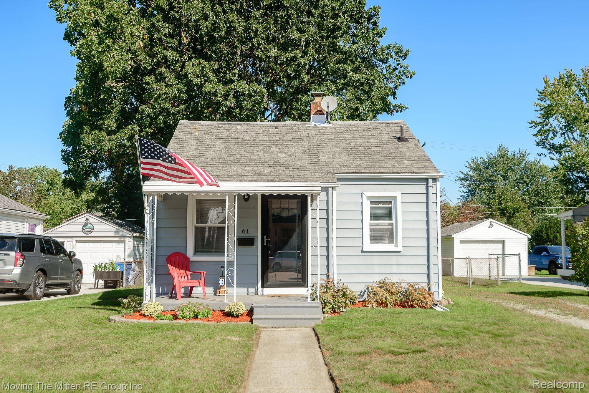 61 E WABASH AVE, Belleville, MI 48111