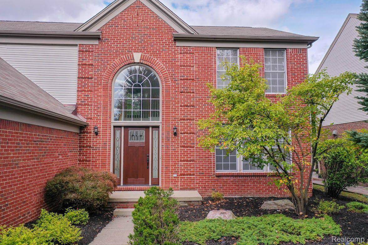 West Bloomfield, MI 48323,7660 WINDGATE CIR