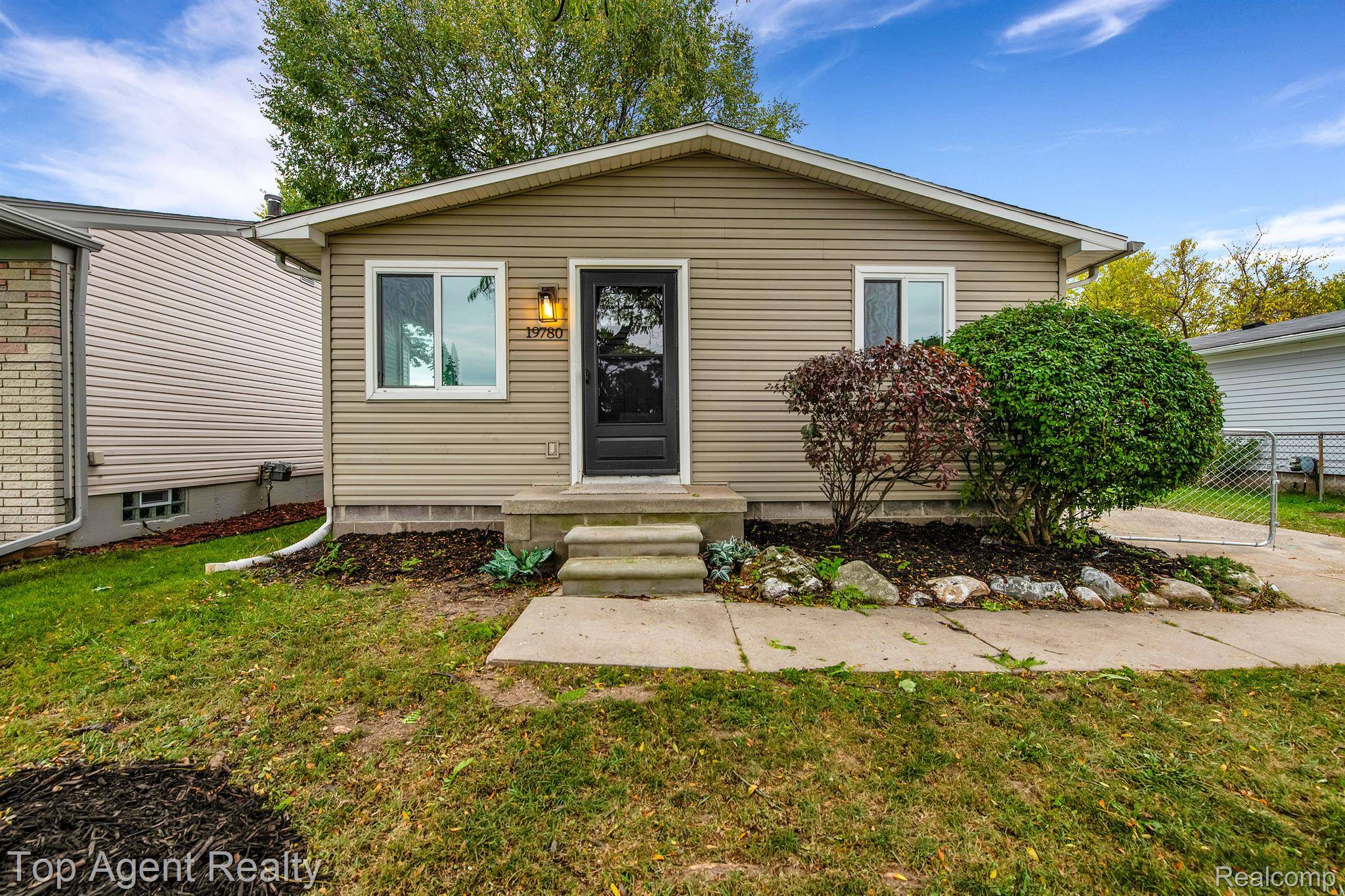 Clinton Township, MI 48035,19780 WILLIAMSON ST