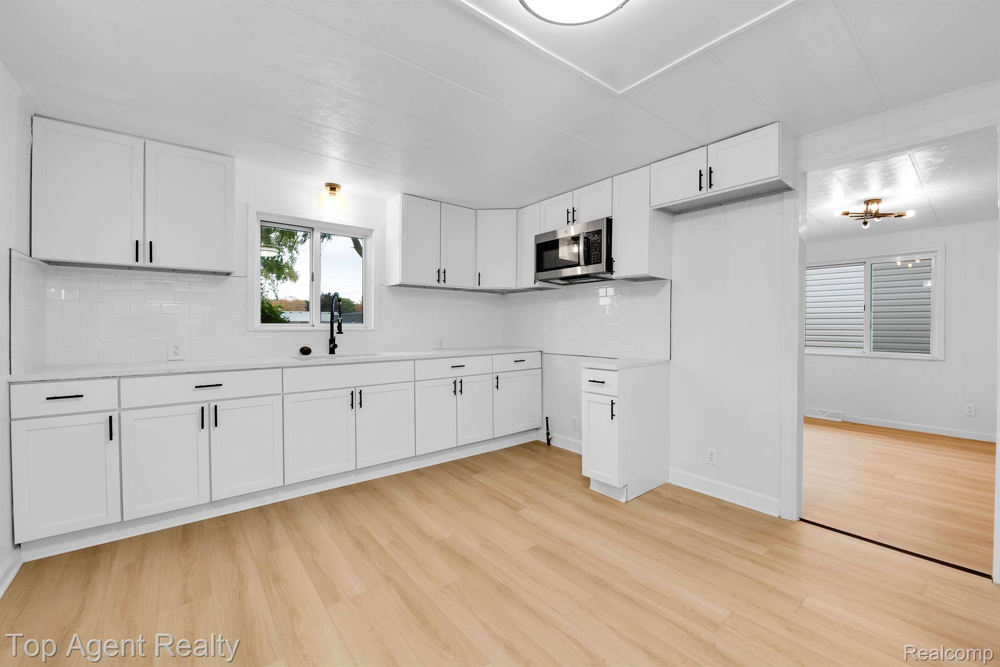 Clinton Township, MI 48035,19780 WILLIAMSON ST