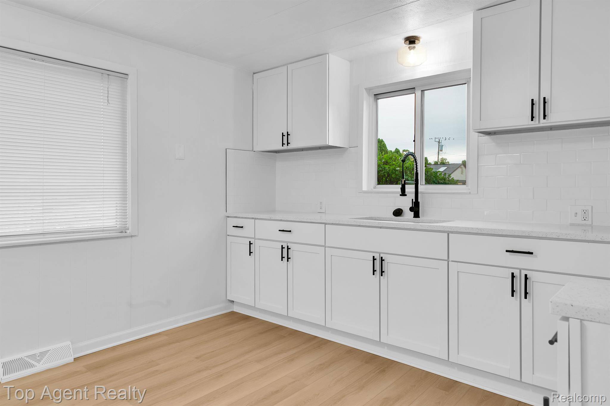 Clinton Township, MI 48035,19780 WILLIAMSON ST