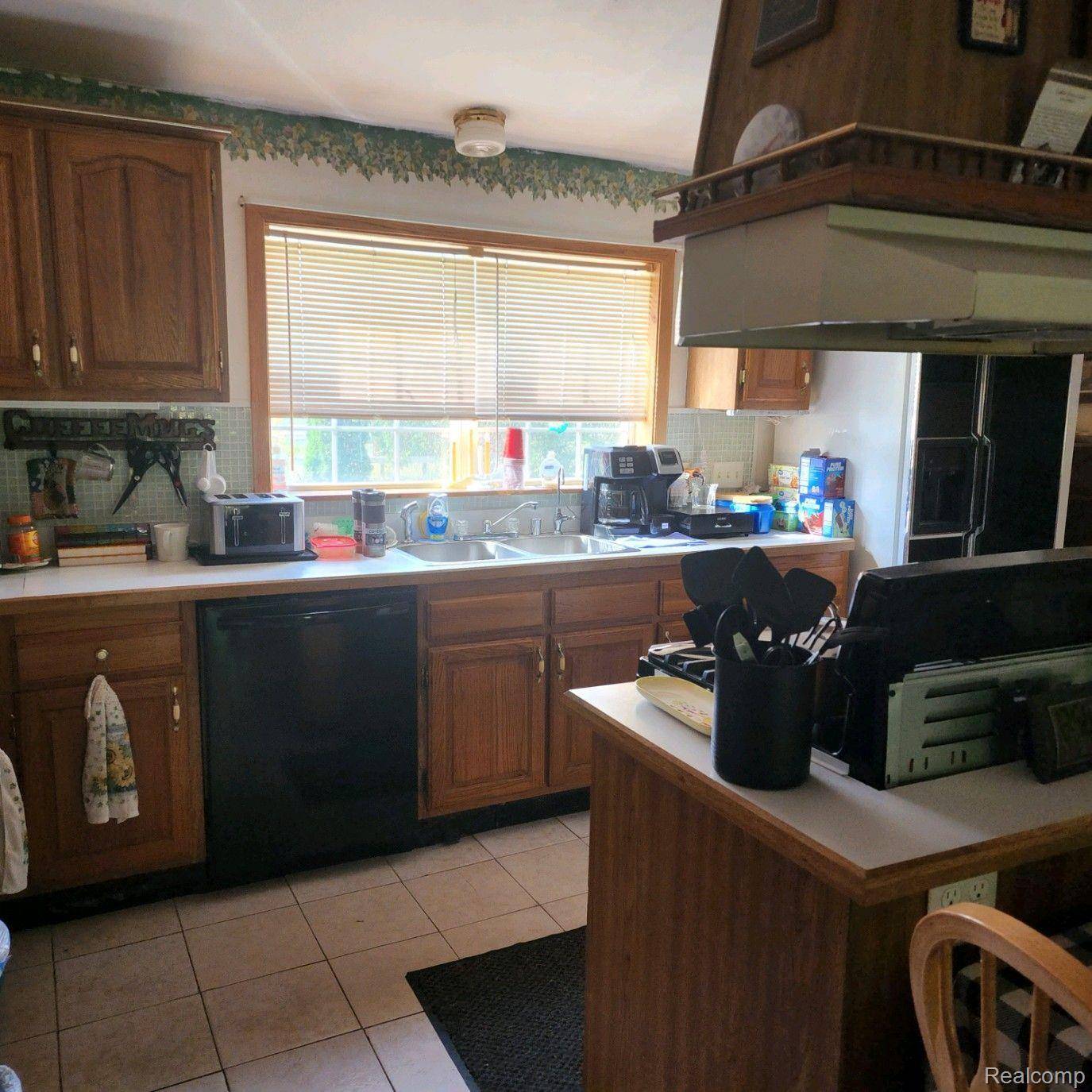 Harbor Beach, MI 48441,1850 N LAKESHORE RD