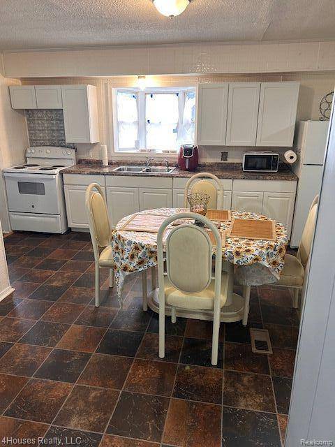 Flint, MI 48505,110 W FOSS AVE