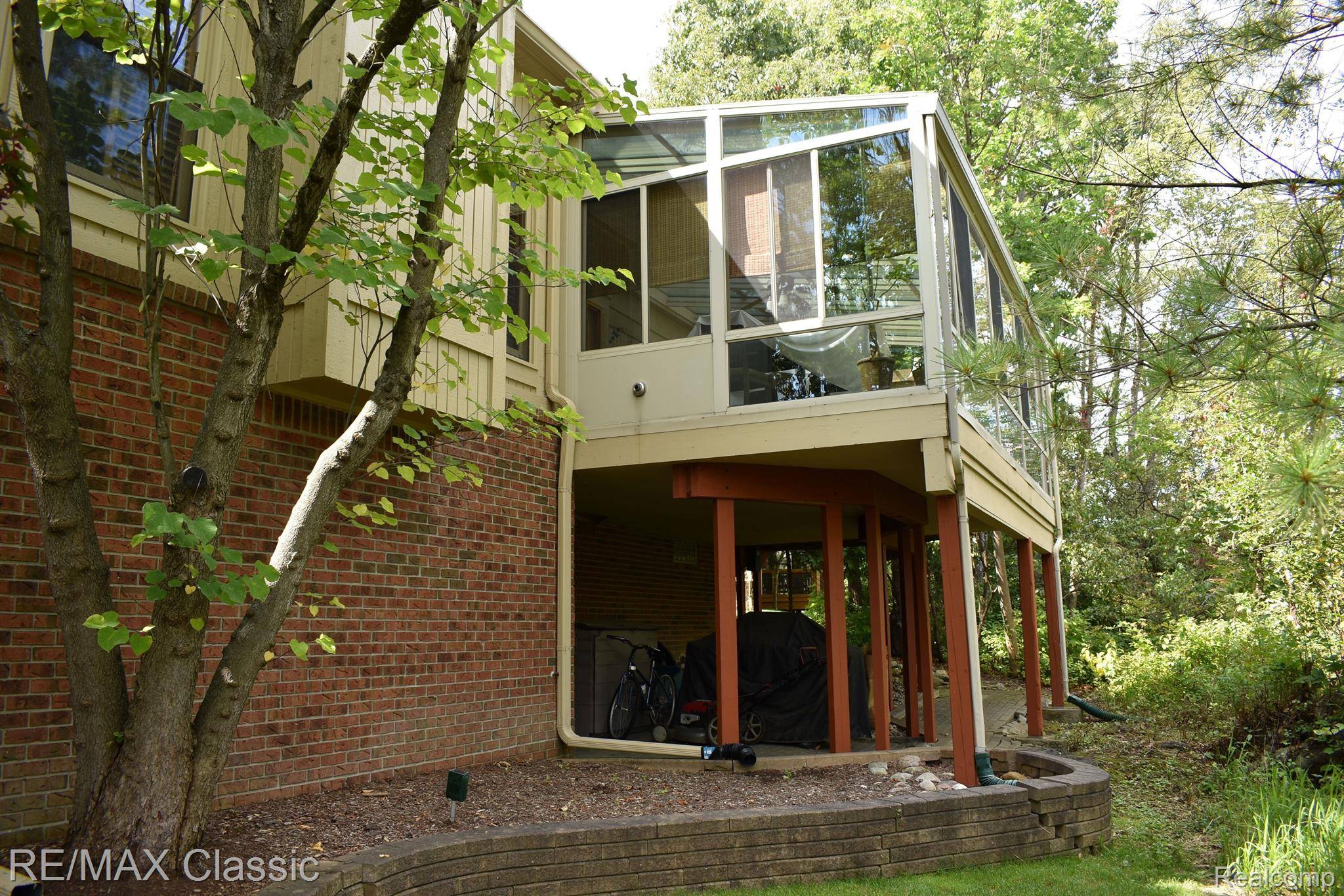 Wixom, MI 48393,2200 MILLSTREAM DR