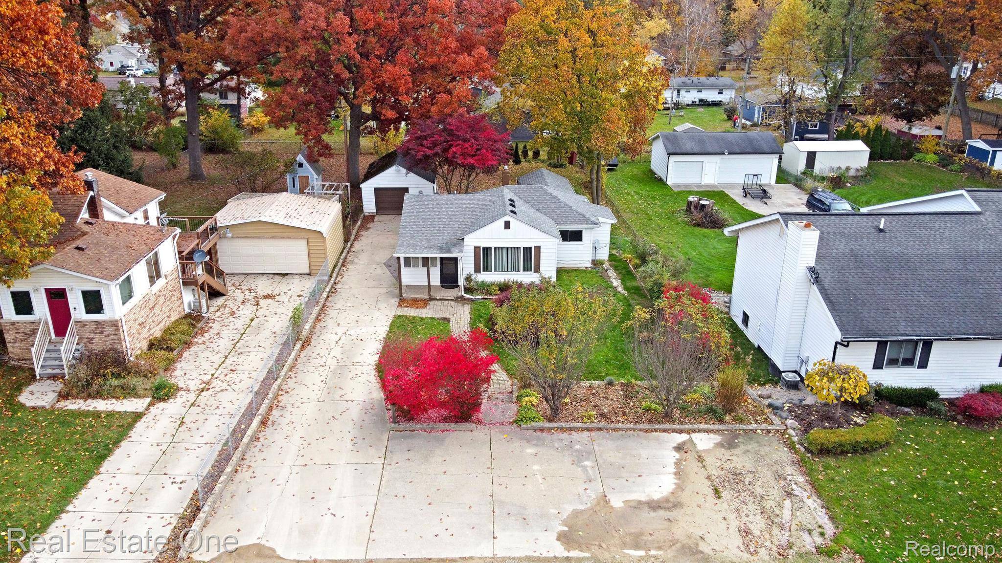 Rochester Hills, MI 48309,3361 GREENWOOD DR