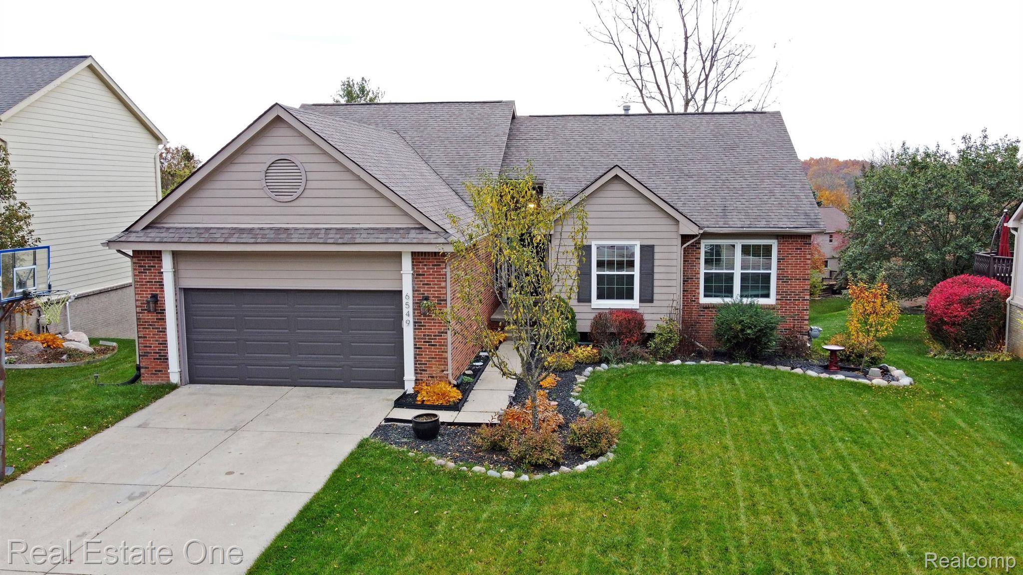 Clarkston, MI 48346,6549 HORNCLIFFE DR