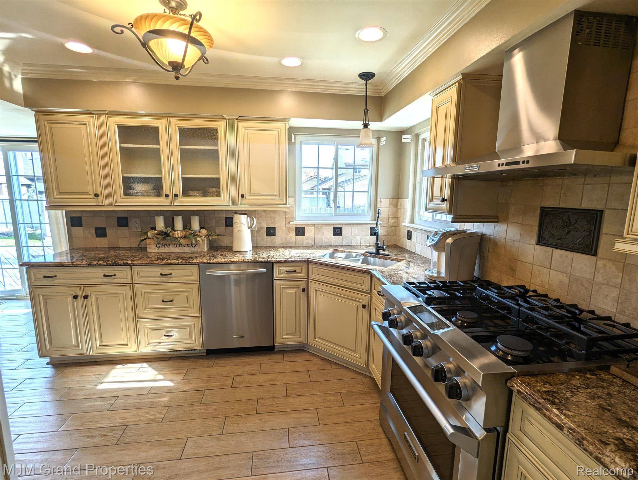 Woodhaven, MI 48183,26871 COACHLIGHT ST