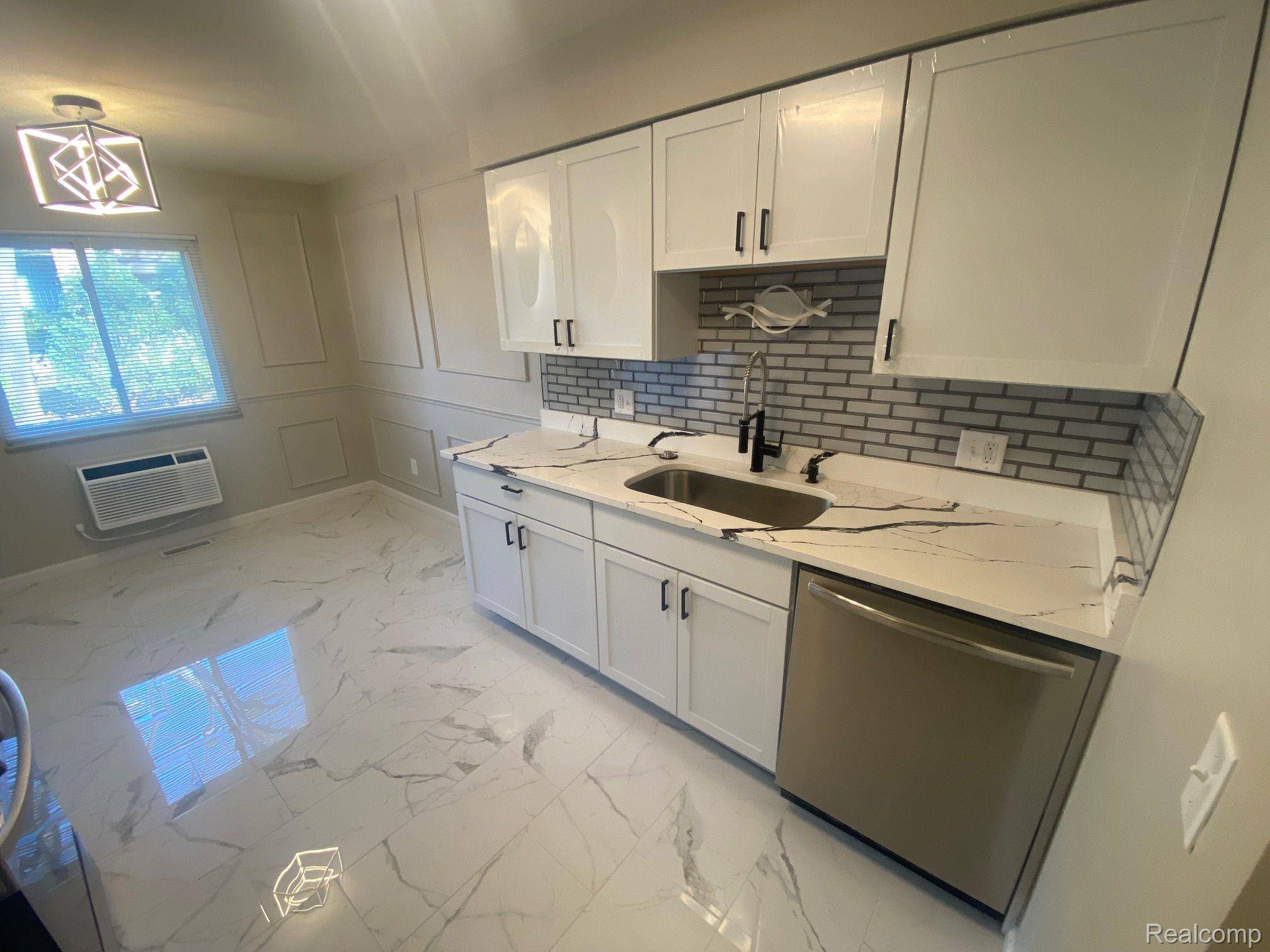 Harrison Township, MI 48045,36546 UNION LAKE RD #25