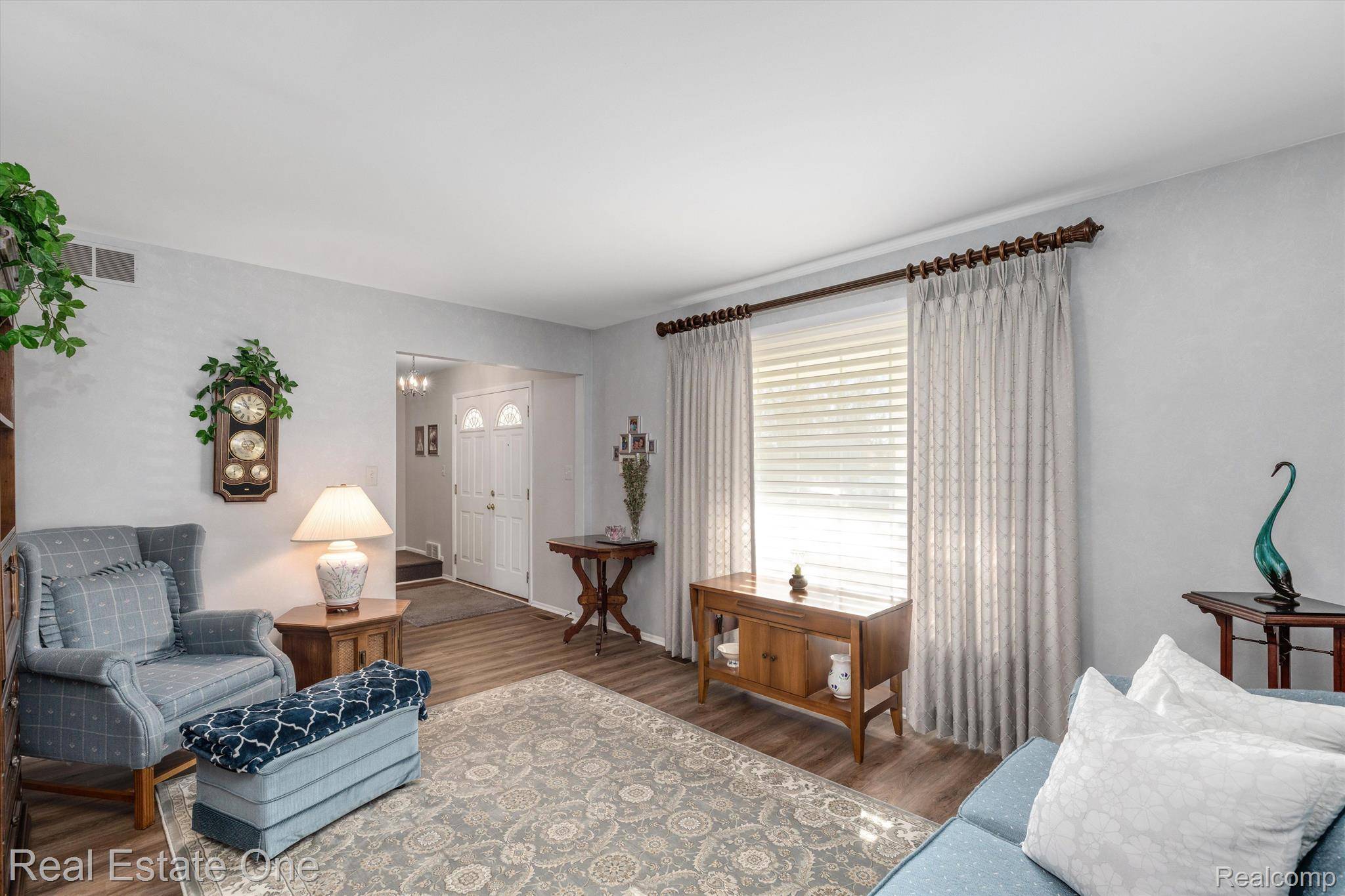 Wixom, MI 48393,1956 Roxbury RUN