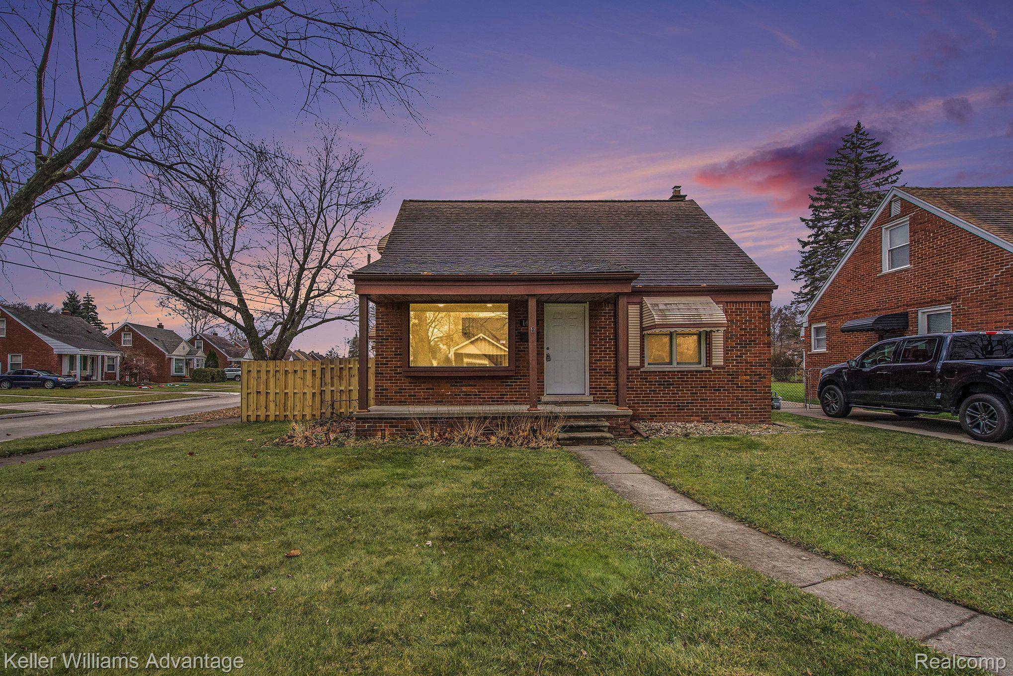 Dearborn Heights, MI 48125,1484 ORCHARD LN