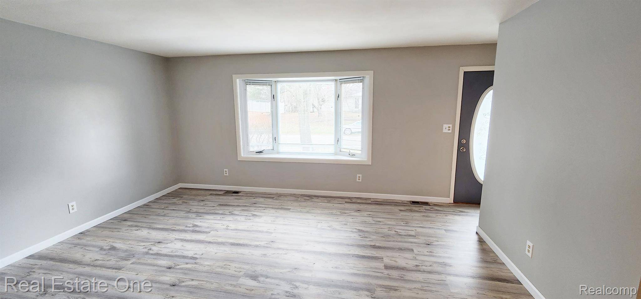 Lapeer, MI 48446,1726 CARRIAGE LN