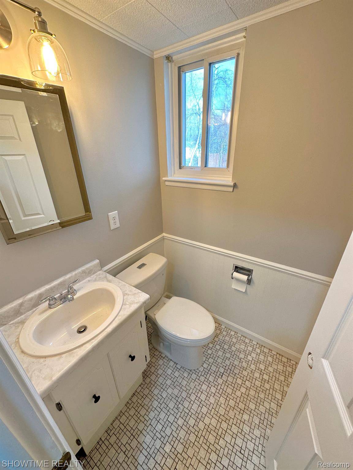 Farmington Hills, MI 48336,23116 PURDUE AVE