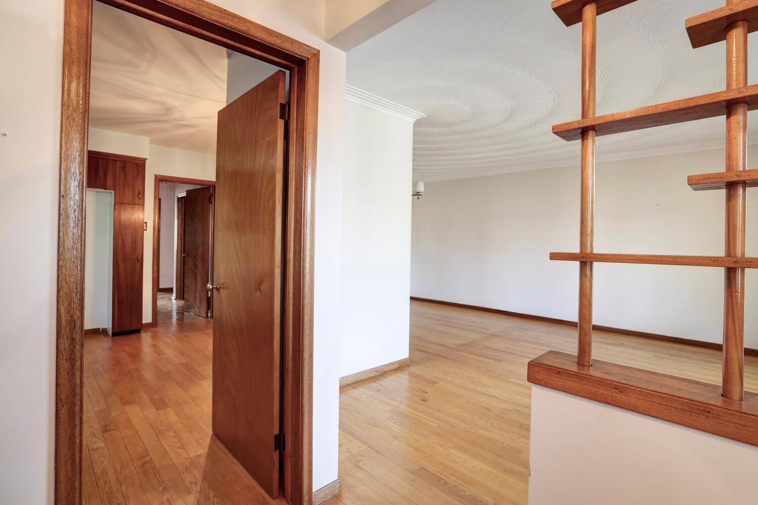 Mississauga, ON L5E 1Y5,1320 Northmount AVE