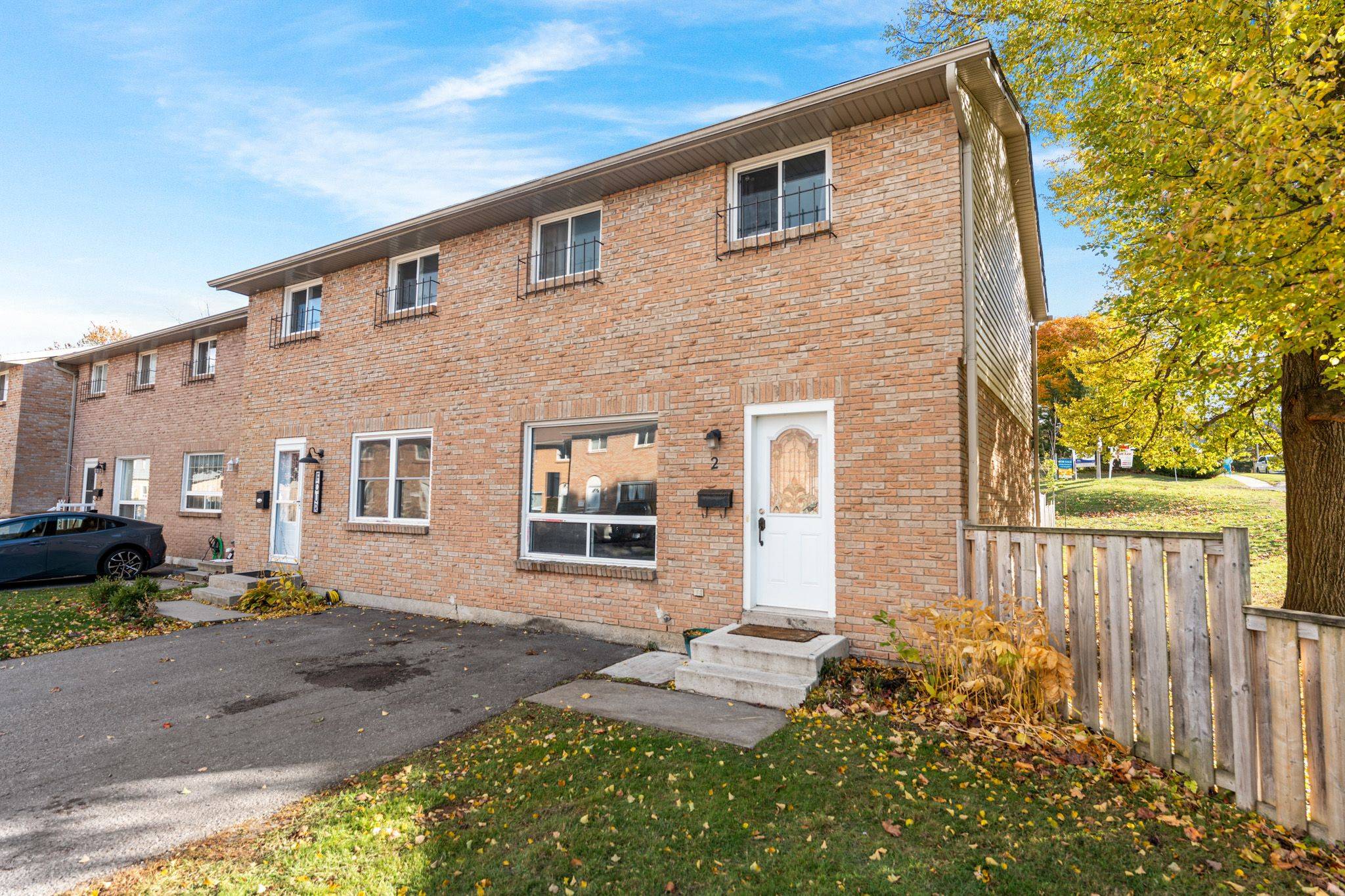 Kingston, ON K7M 6Z3,2 Rosemund CRES #72