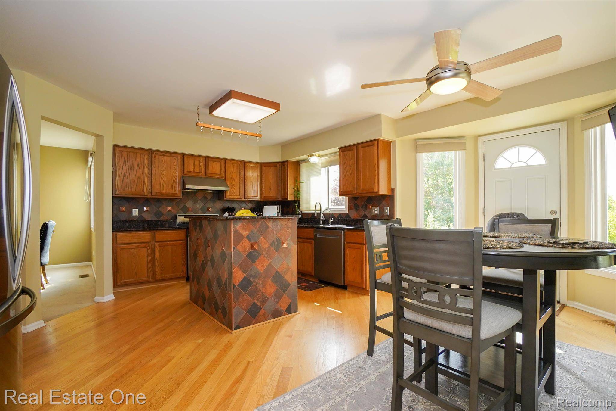 Canton, MI 48188,42087 TRENT DR