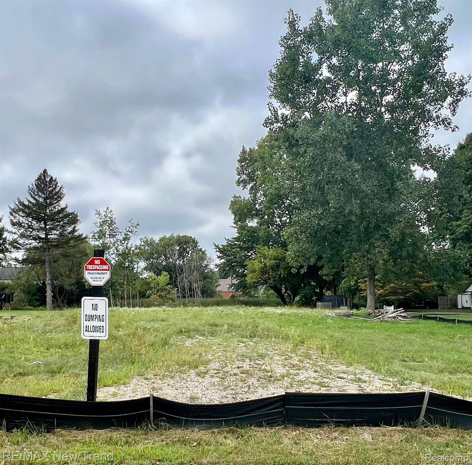 Wixom, MI 48393,933 N WIXOM RD