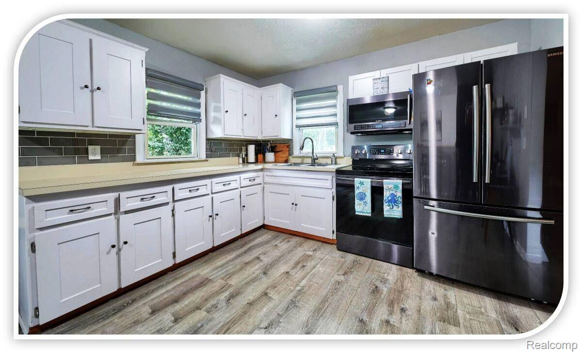 West Bloomfield, MI 48323,4383 GREEN LAKE RD