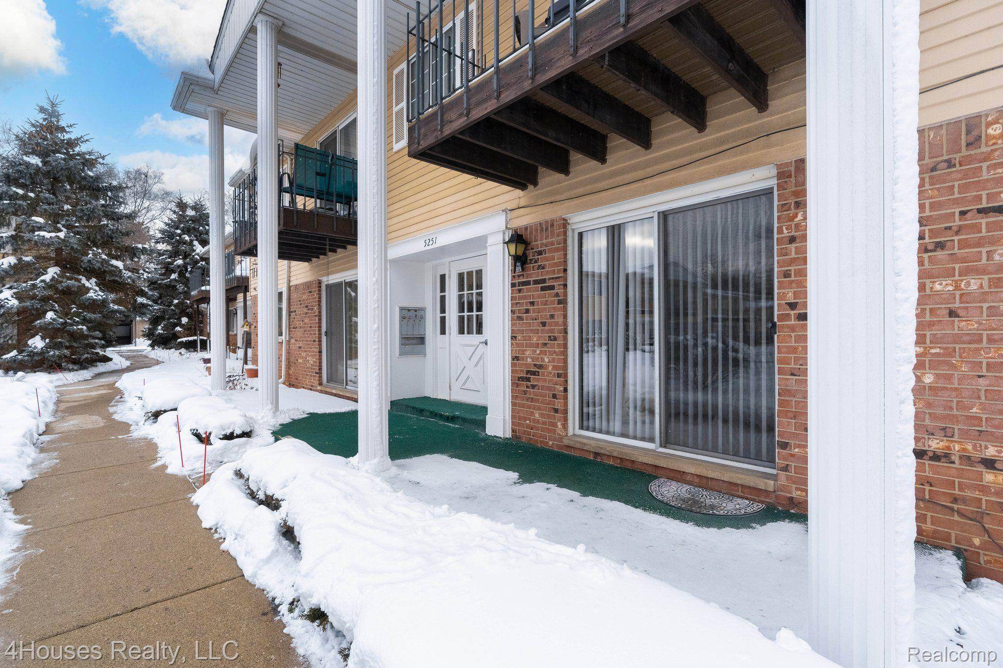 Waterford, MI 48327,5251 HIGHLAND RD #114