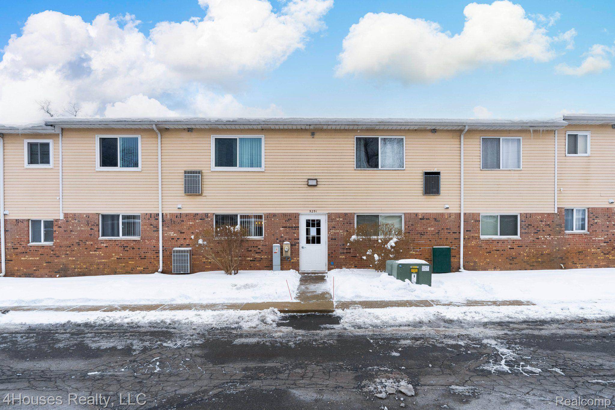 Waterford, MI 48327,5251 HIGHLAND RD #114