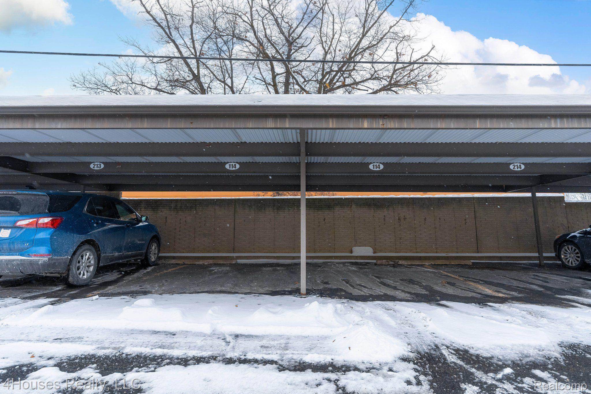 Waterford, MI 48327,5251 HIGHLAND RD #114