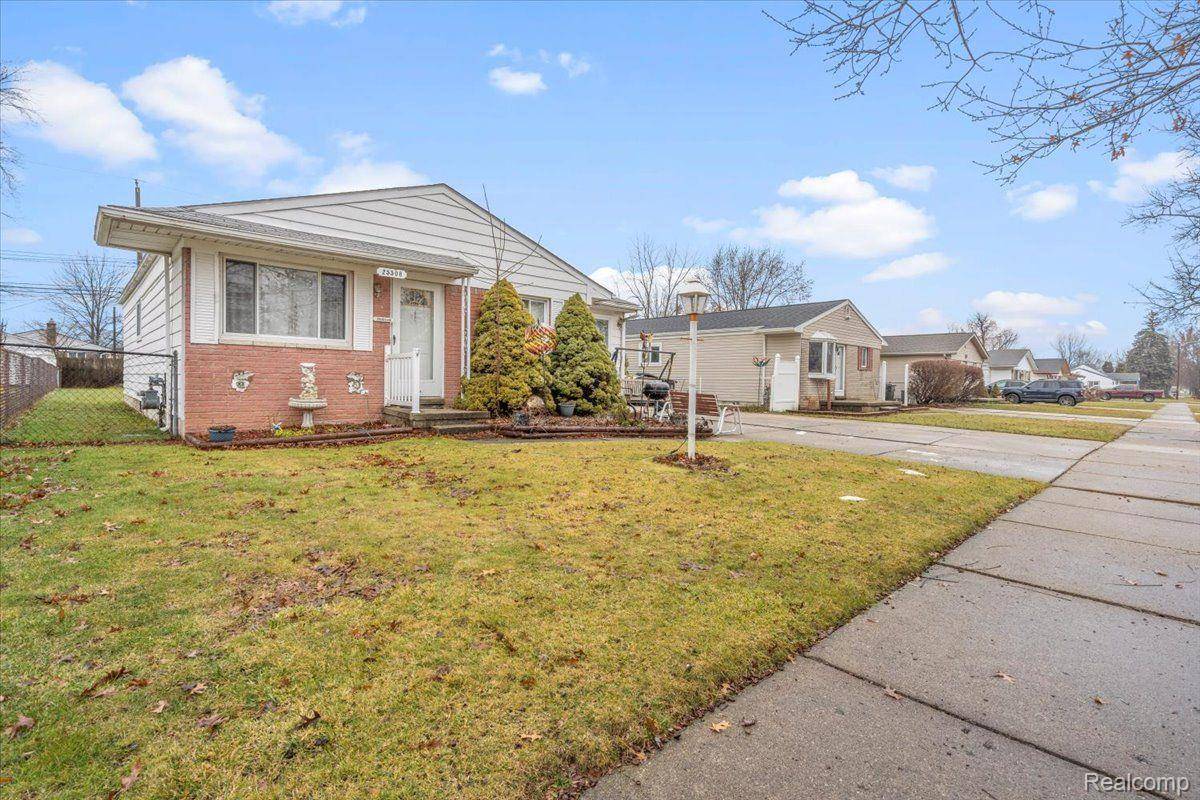Woodhaven, MI 48183,25508 FAIRGROVE ST