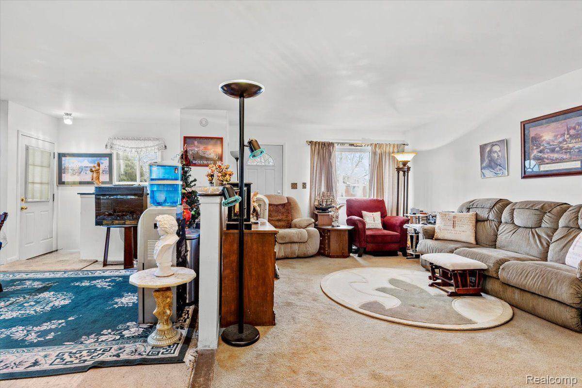 Woodhaven, MI 48183,25508 FAIRGROVE ST