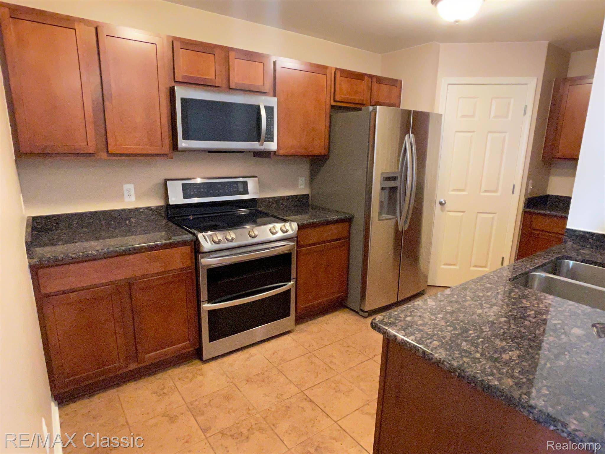 Flat Rock, MI 48134,23889 GREENWOOD DR #99