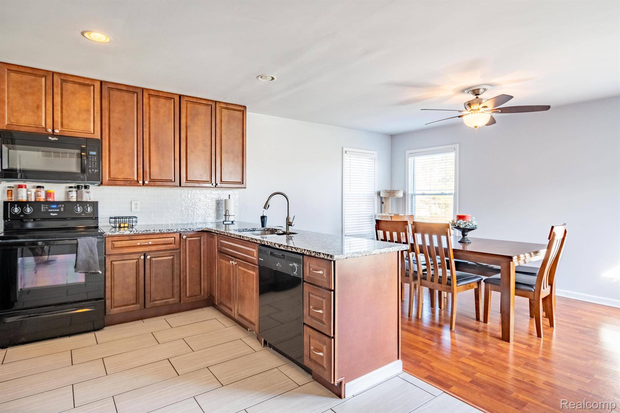 Wixom, MI 48393,3676 BARBERRY CIR