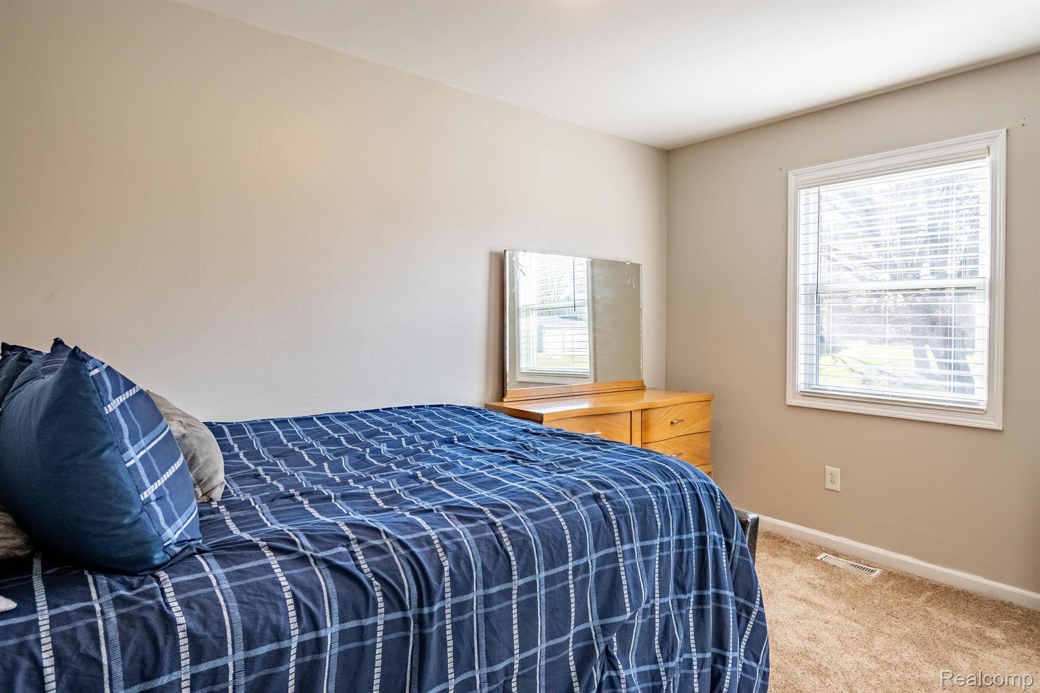 Wixom, MI 48393,3676 BARBERRY CIR