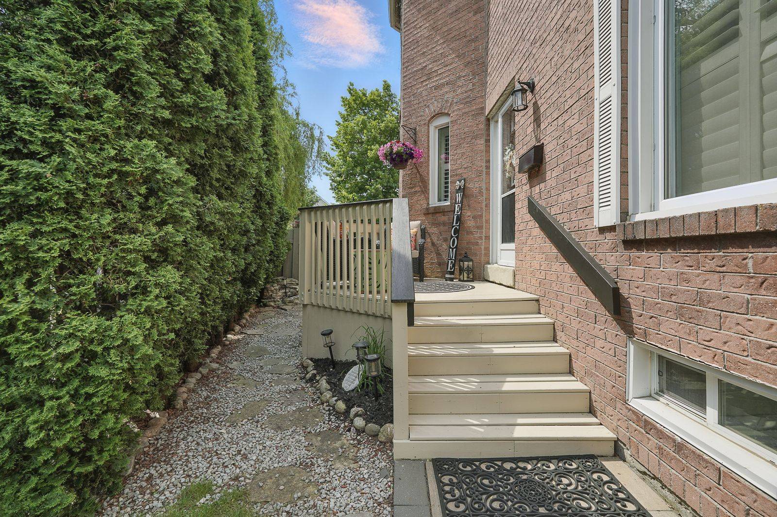 Mississauga, ON L5N 5B5,3060 Ilomar CT