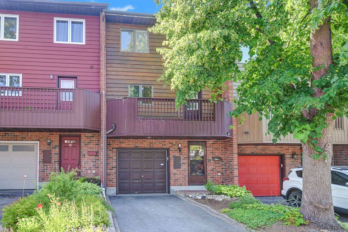 Crystal Bay - Rocky Point - Bayshore, ON K2B 6M6,16 Oakley AVE