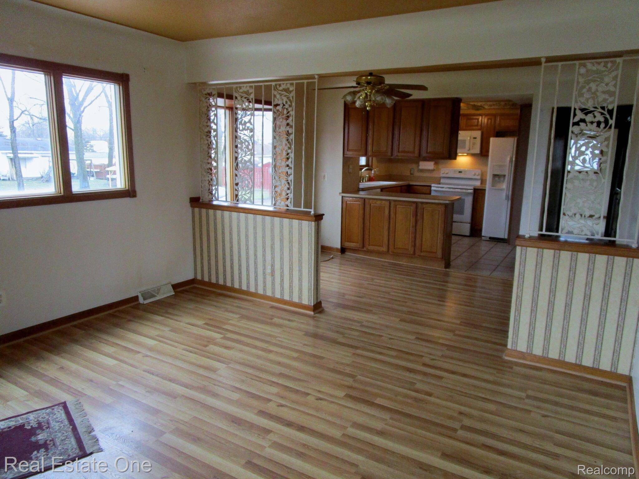 Flat Rock, MI 48134,27118 WAGER ST