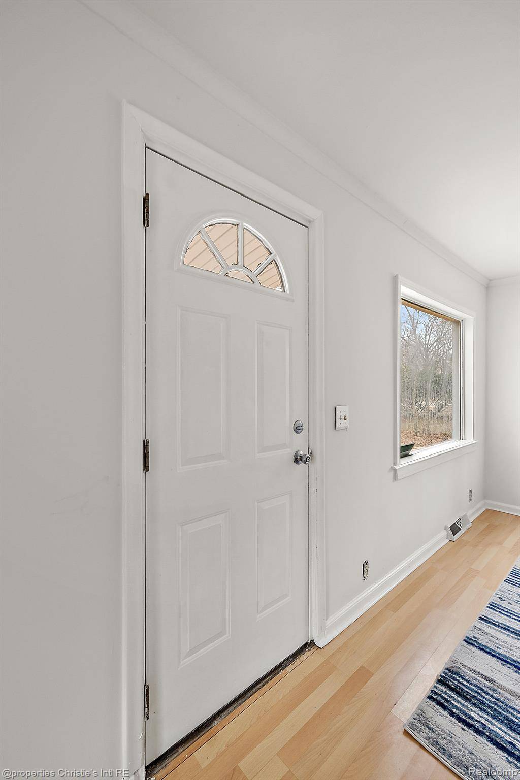 Southfield, MI 48033,23050 HELEN ST