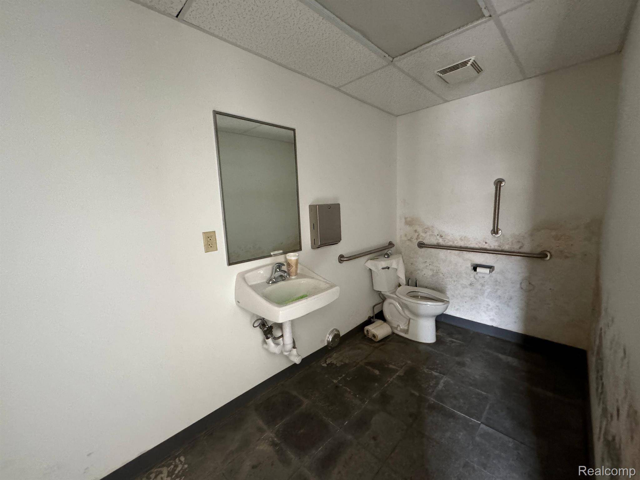 Flint, MI 48506,910 N VERNON AVE