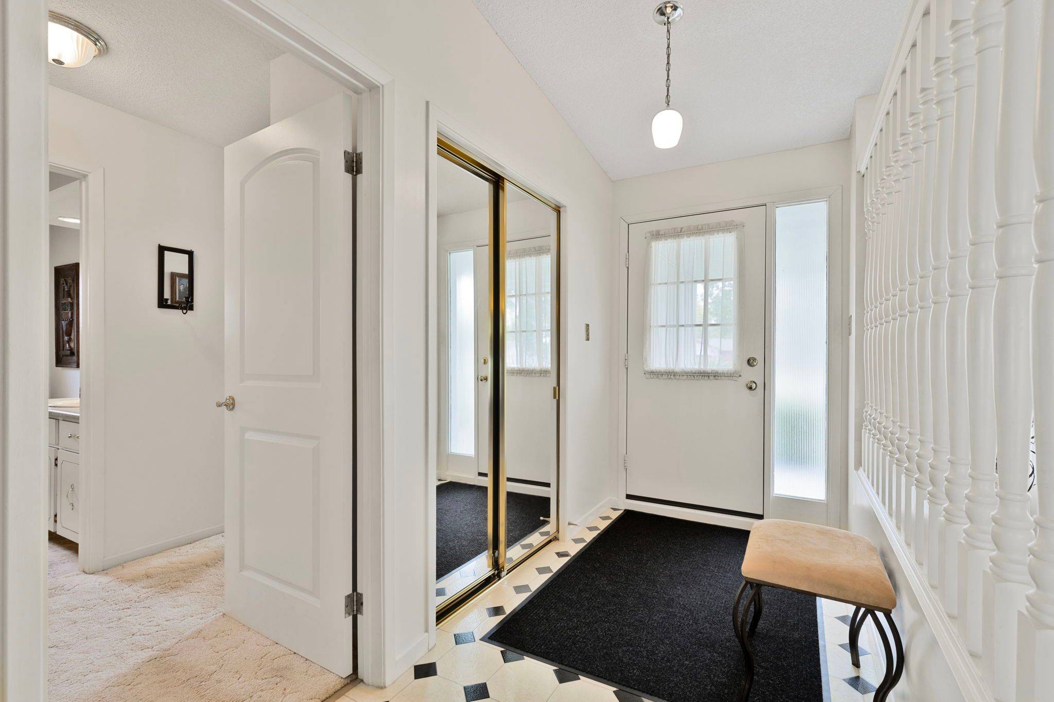 Ramara, ON L0K 1B0,5 Park LN