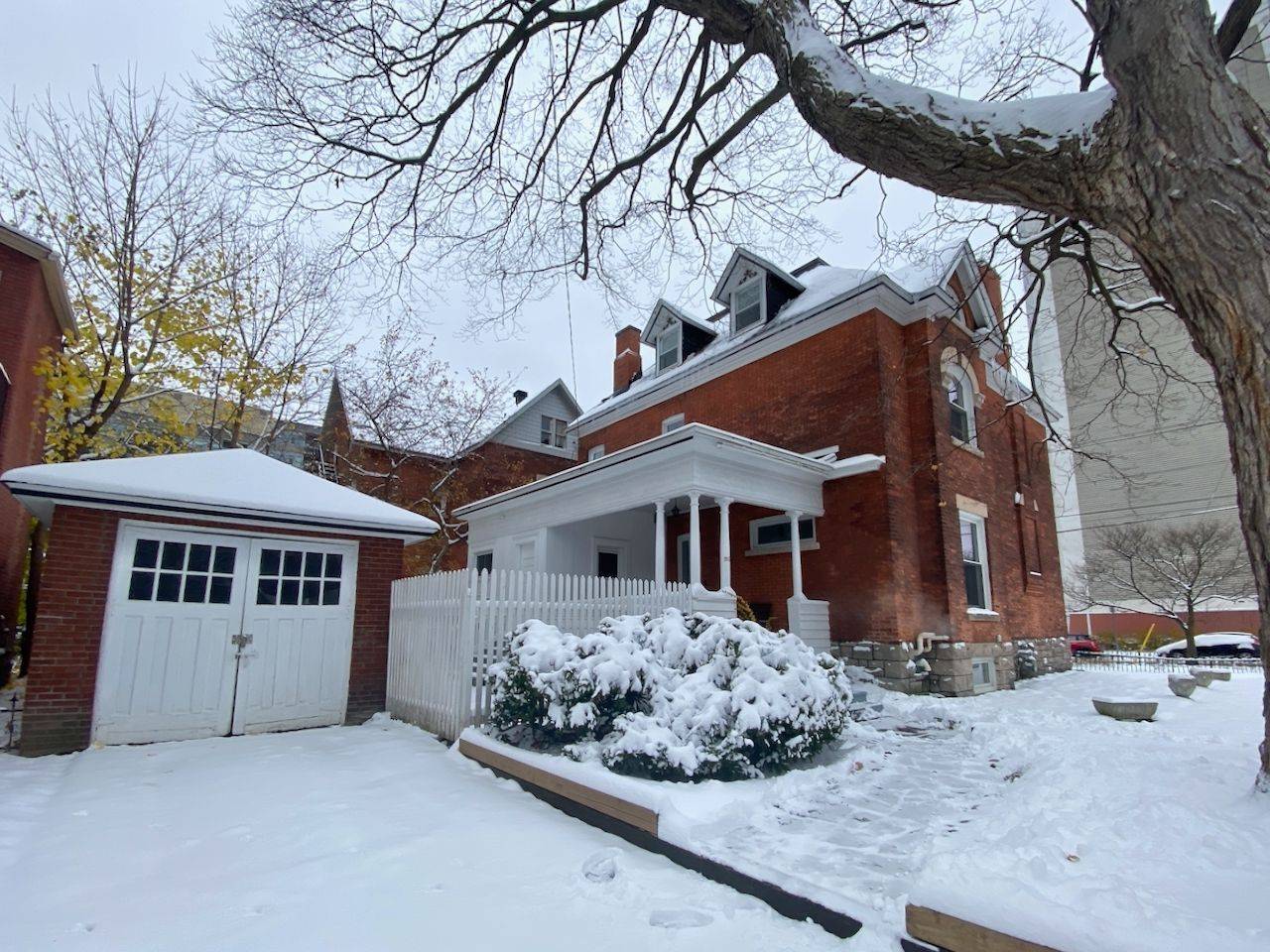 Ottawa Centre, ON K2P 1K7,137 Cartier ST