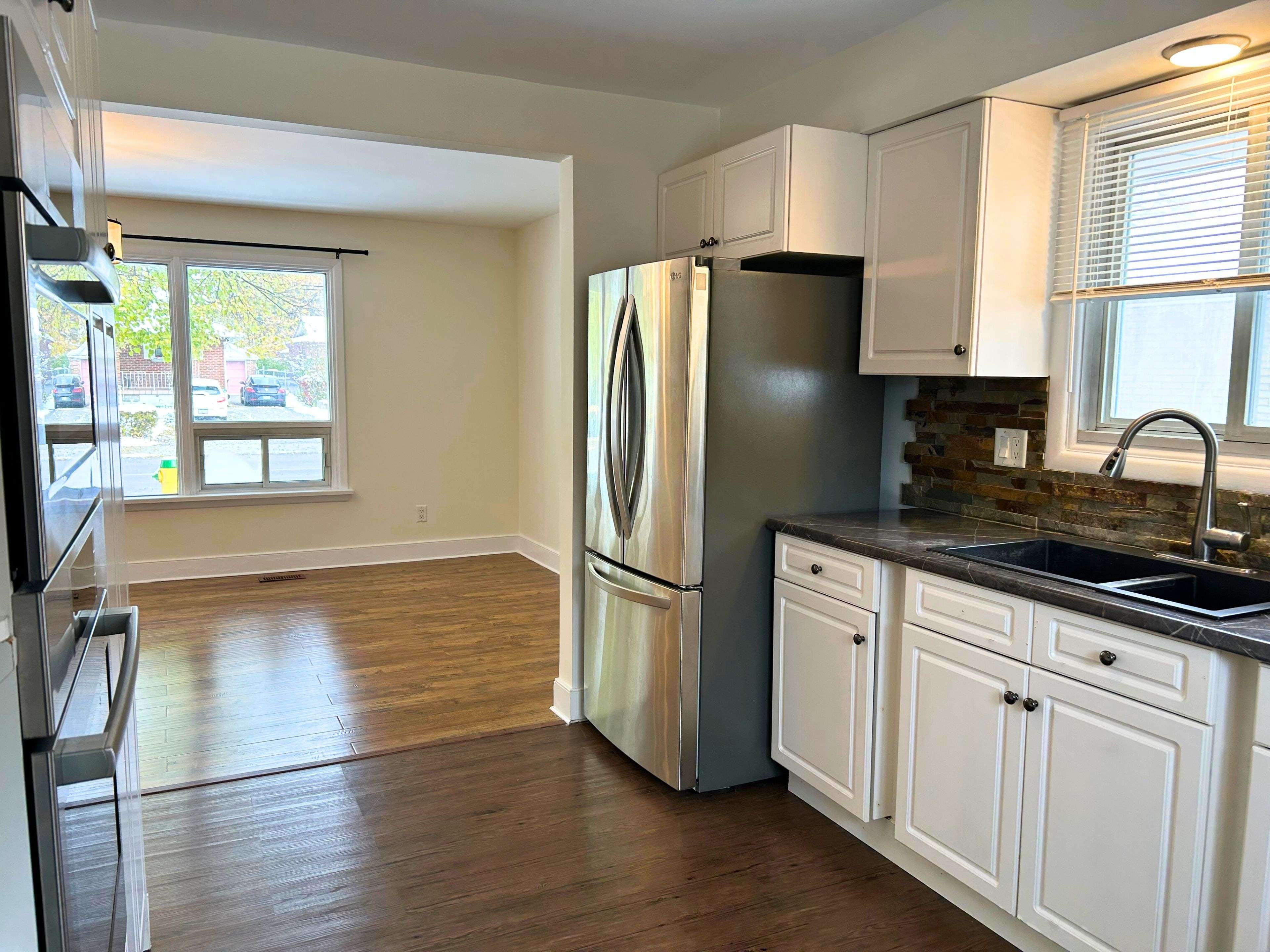 Guelph, ON N1E 4Y3,182 Metcalfe ST #Upper