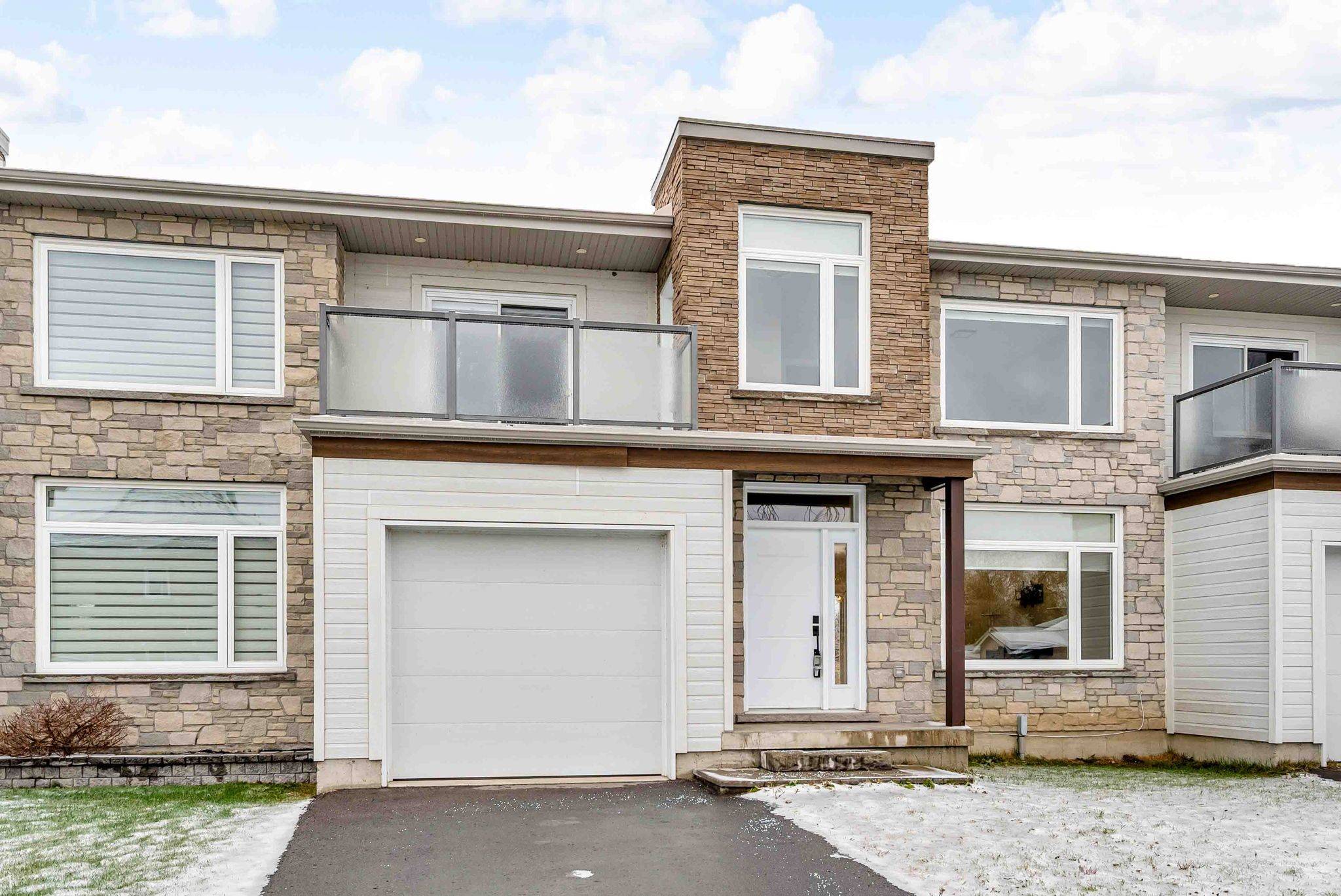 South Glengarry, ON K6H 5R5,6664 Glen Walter Park RD