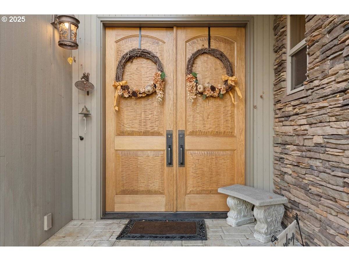 Silverton, OR 97381,17616 ABIQUA RD NE