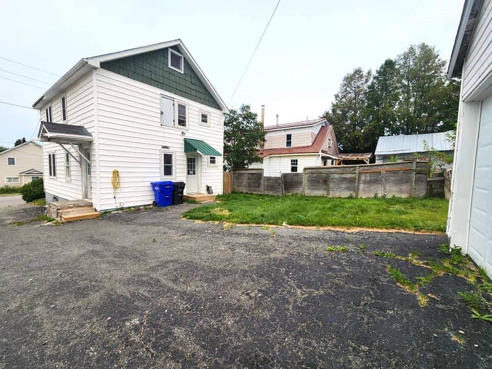 Kirkland Lake, ON P2N 3E2,35 Main ST